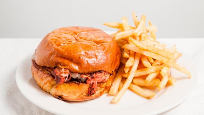 Fitoor Café & Grill Lounge in Fresh Meadows