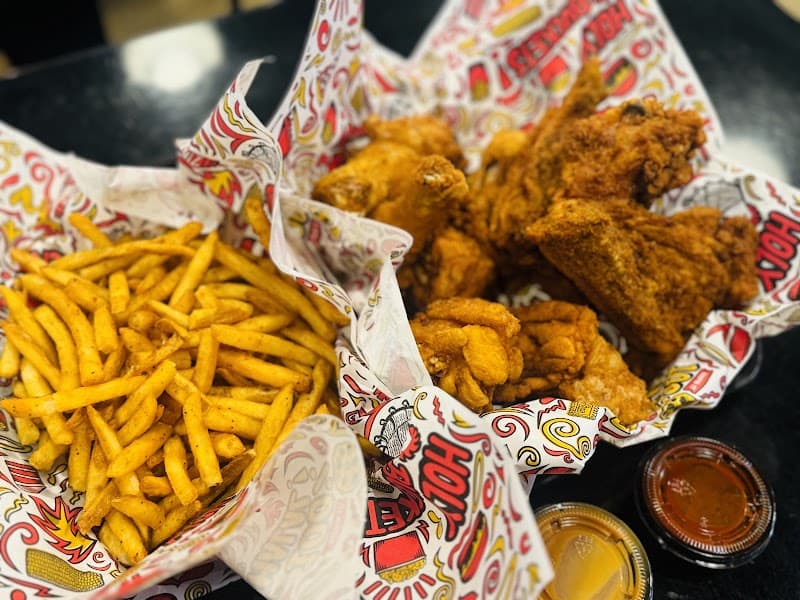 Holy Buckets Halal Chicken & Pizza in Lincolnwood