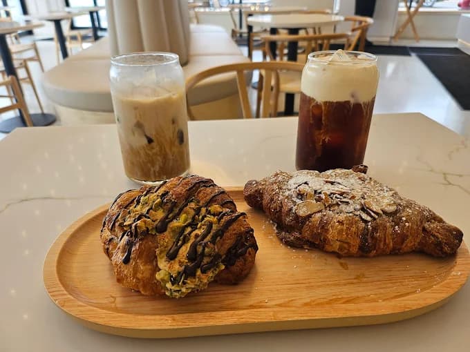 Qahwati Café in Ferndale