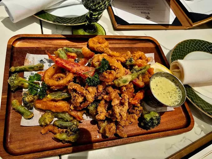 Sisters Tysons & Flore Café