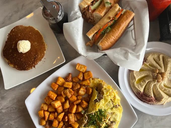 Aroma Breakfast & Lunch