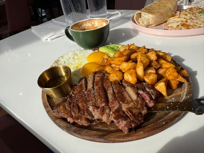 Photo of Egg & Berry Café