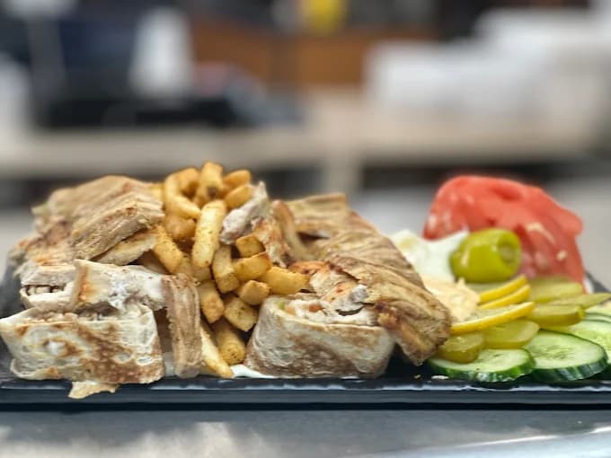 3 Guys Grill in Hilltop