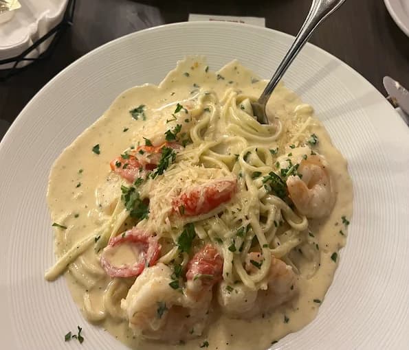 LA Bistro in Dearborn