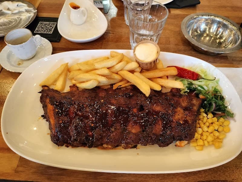 ILYA Streenoven & Grill