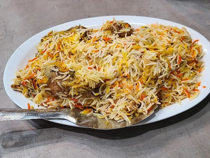 Fanoosh Biryani & Burger