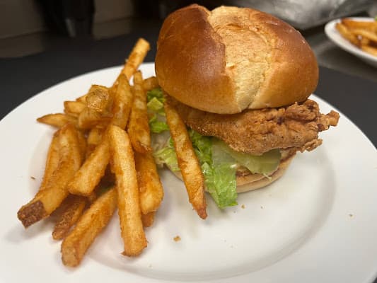 Oak Room Restaurant & Lounge