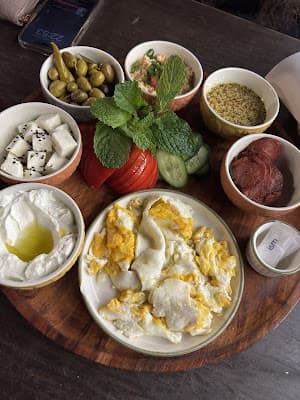 Yalla Yalla Pizzeria