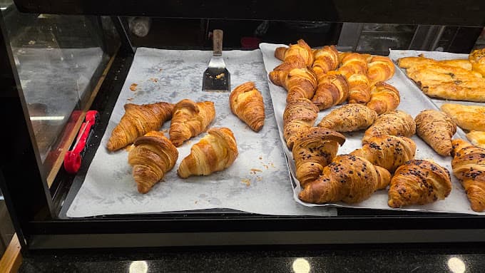 Güllüoglu Baklava Café