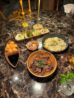 Alamodak Restaurant & Lounge