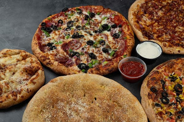 Toraminas Pizza in Dearborn